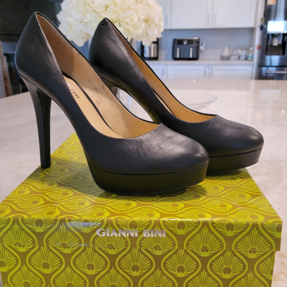 Gianni Bini Platform Heels